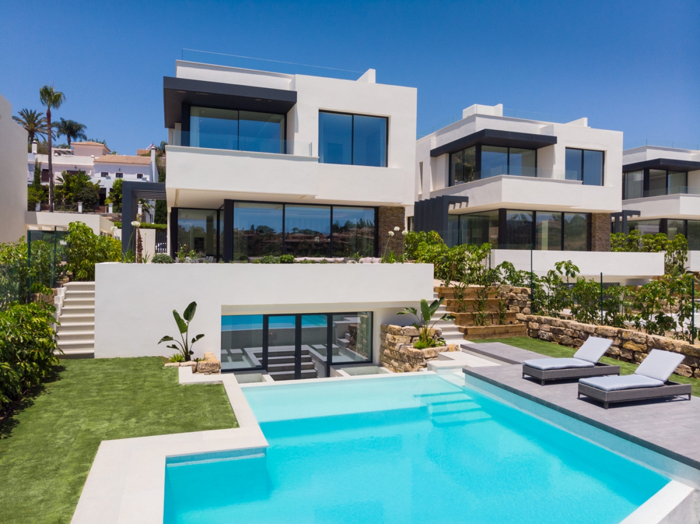 New development of villas in EL Campanario, Estepona