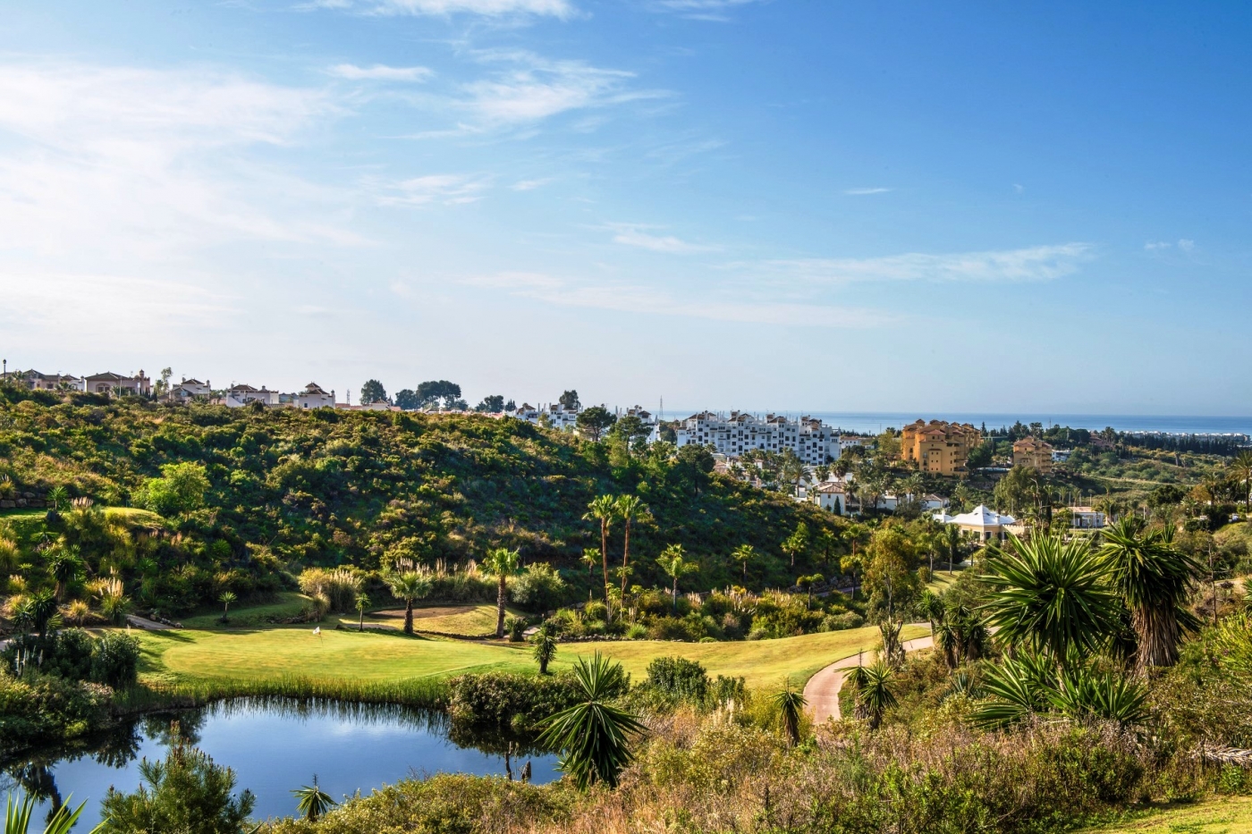 Apartamentos y adosadas en Estepona