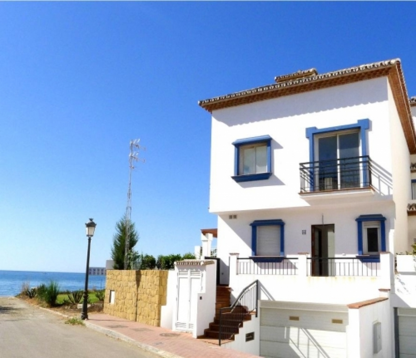 Townhouses in first line beach