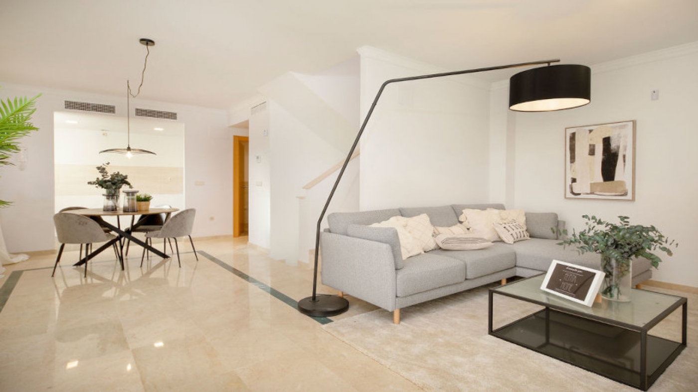 Promoción de chalets adosados en Bahía de Casares