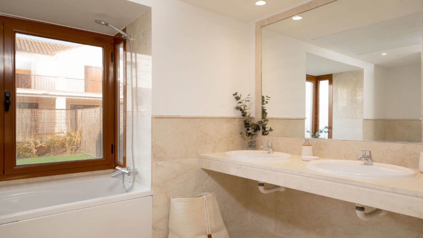 Promoción de chalets adosados en Bahía de Casares