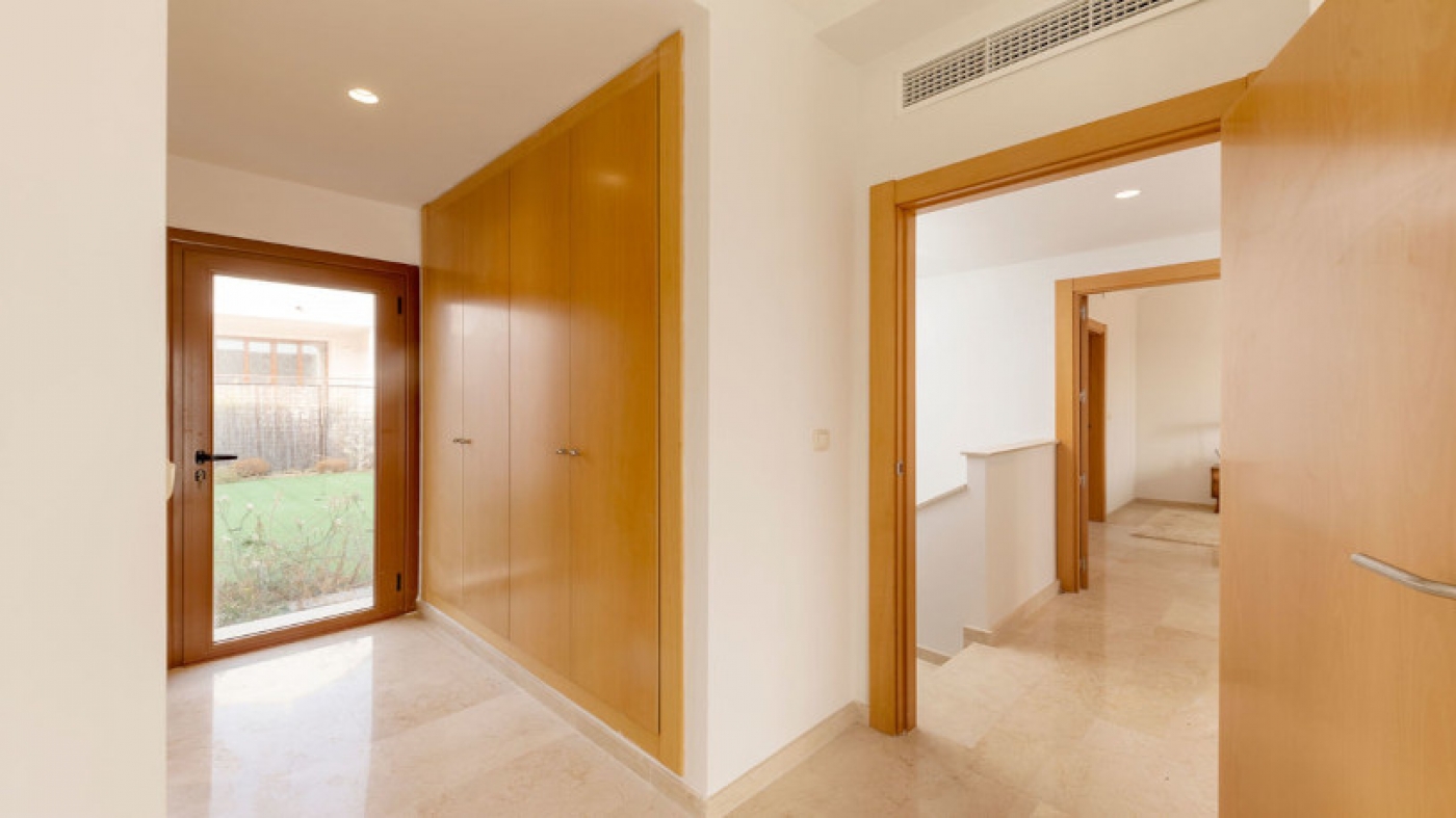 Promoción de chalets adosados en Bahía de Casares