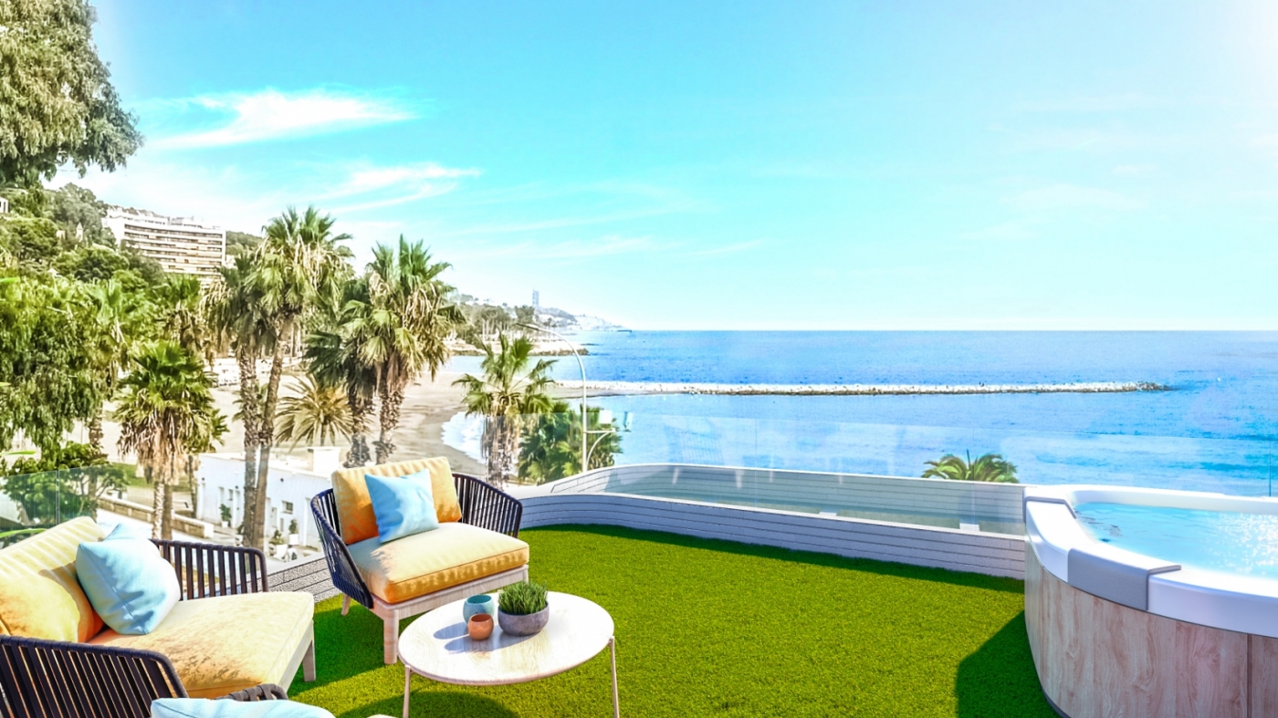 New development in first line of beach in El Limonar, Malaga