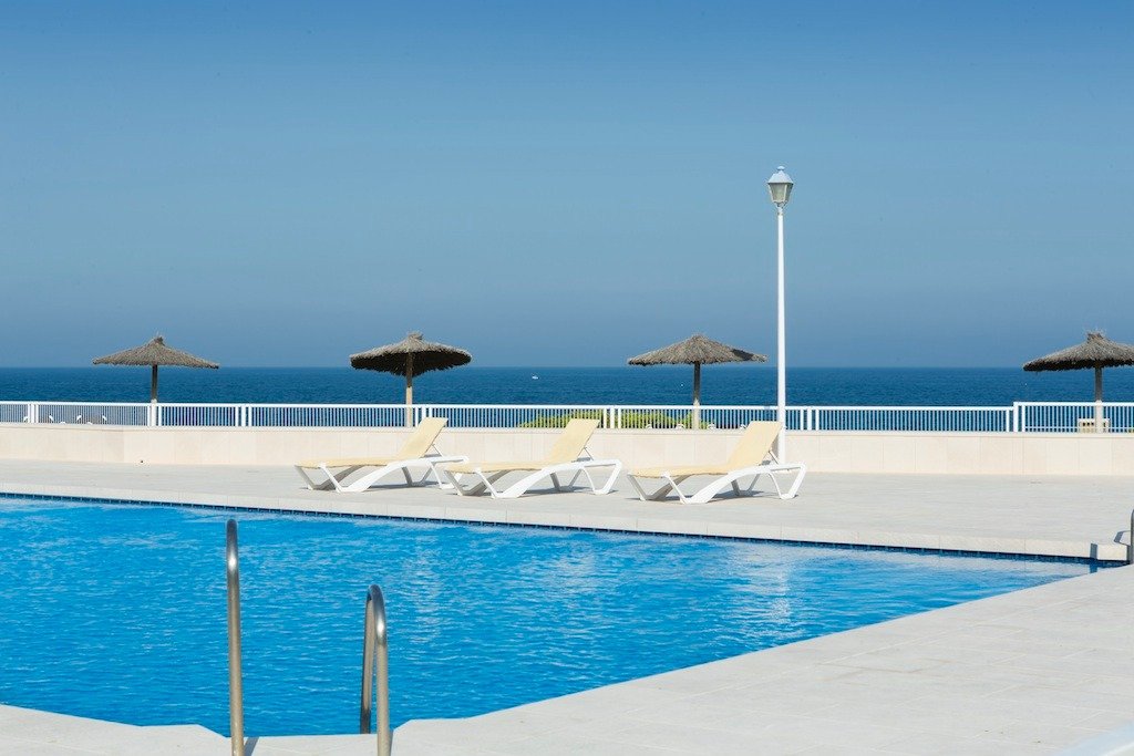 Apartamentos en primera línea de playa, Casares