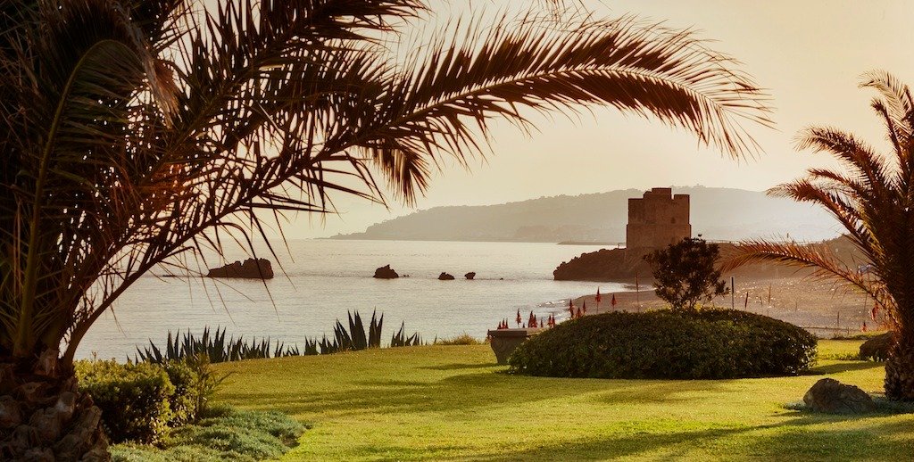 Apartamentos en primera línea de playa, Casares