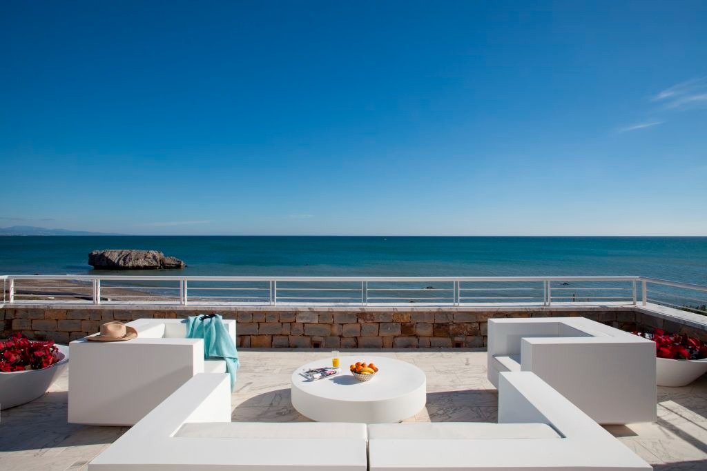 Apartamentos en primera línea de playa, Casares