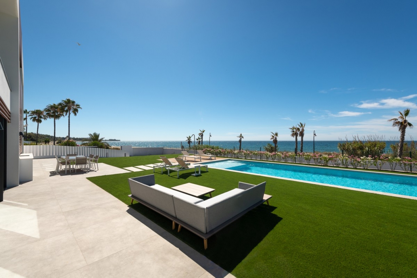 Villa en primera línea de playa