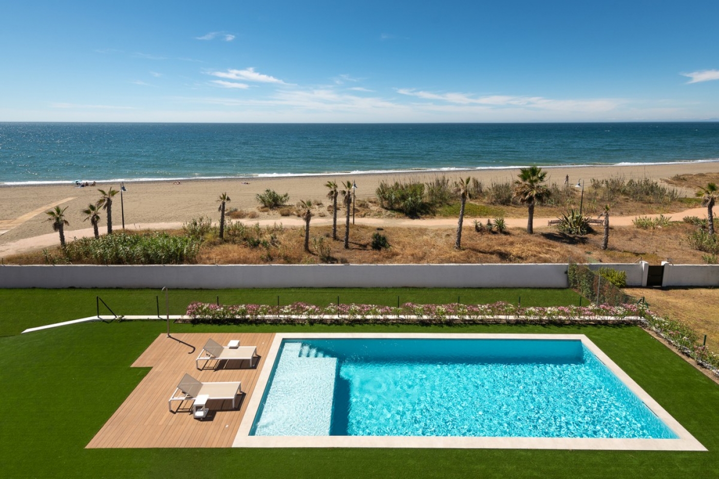 Villa en primera línea de playa