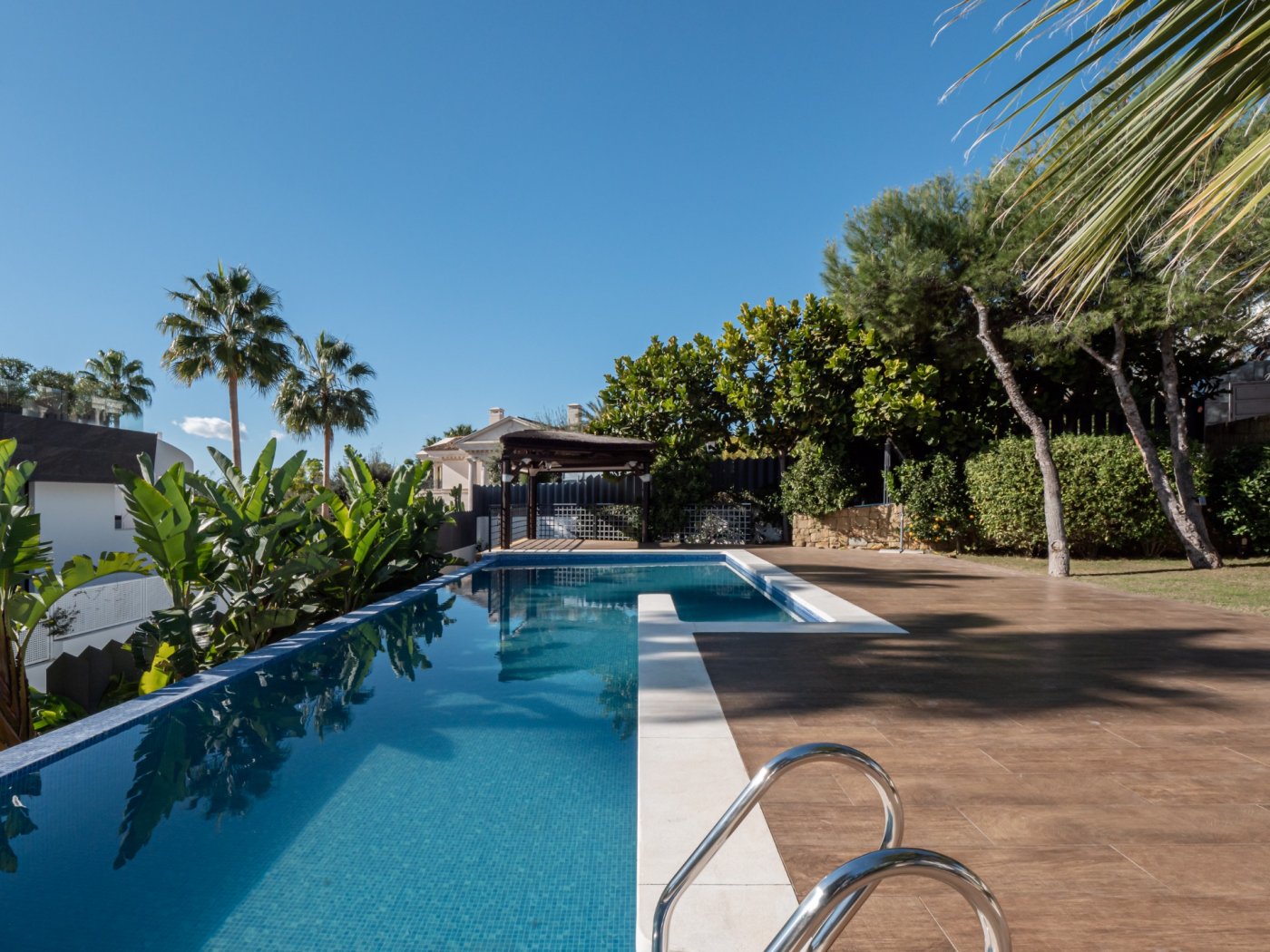 Villa moderna mediterránea en Sierra Blanca