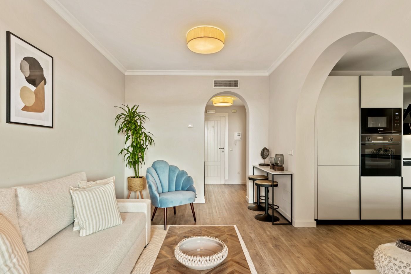 Promoción de apartamentos turísticos junto a El Paraíso Golf