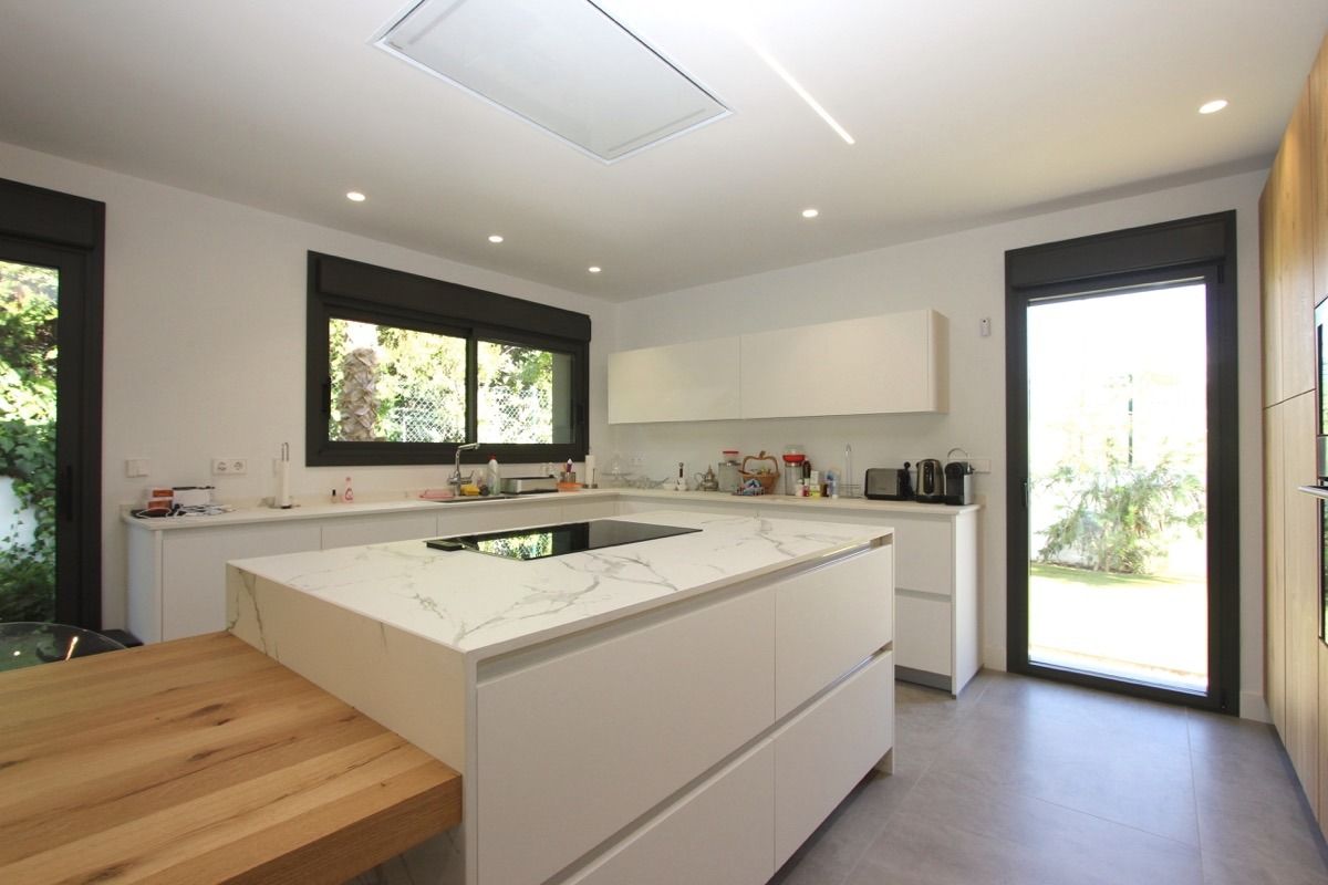 Villa moderna en primera línea de golf de Guadalmina