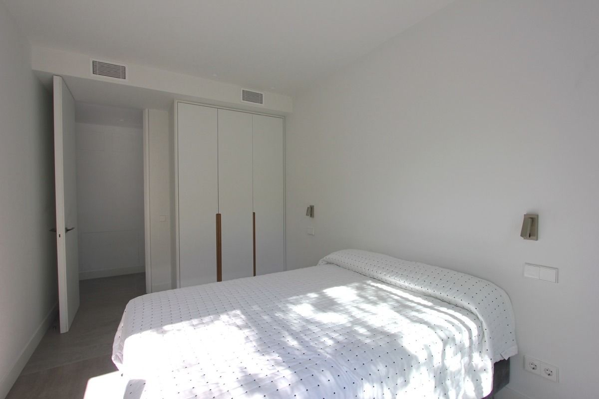 Villa moderna en primera línea de golf de Guadalmina