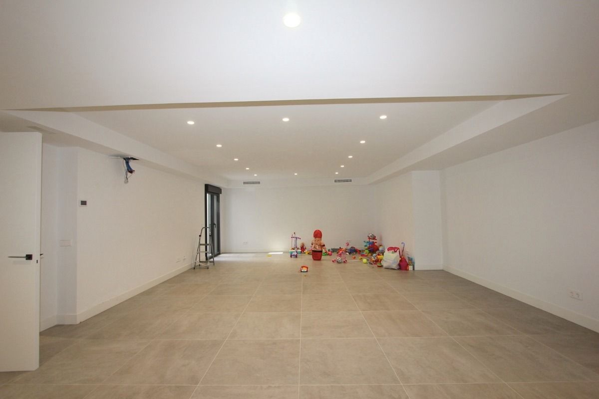 Villa moderna en primera línea de golf de Guadalmina