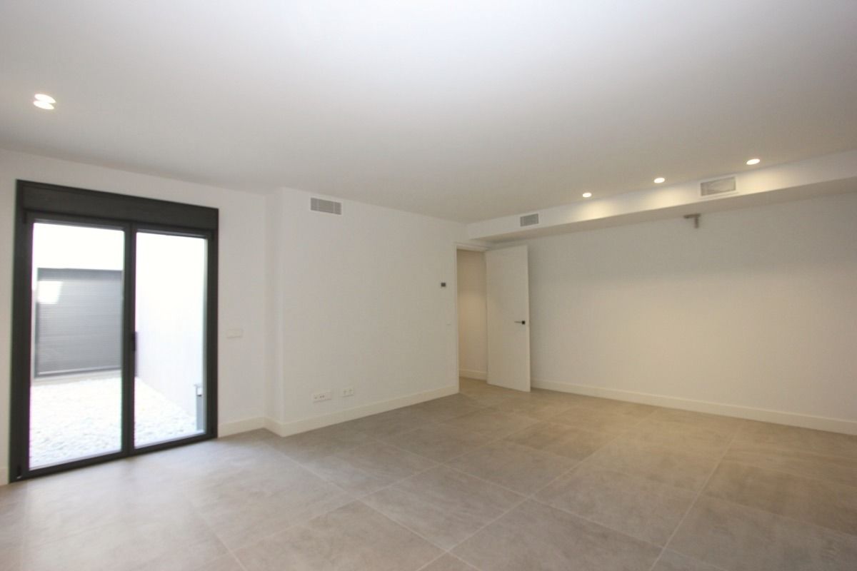 Villa moderna en primera línea de golf de Guadalmina