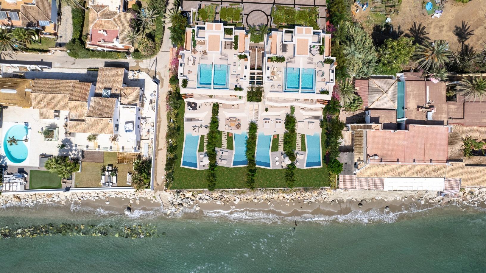 Villas pareadas en 1ª línea de playa de Marbella Este