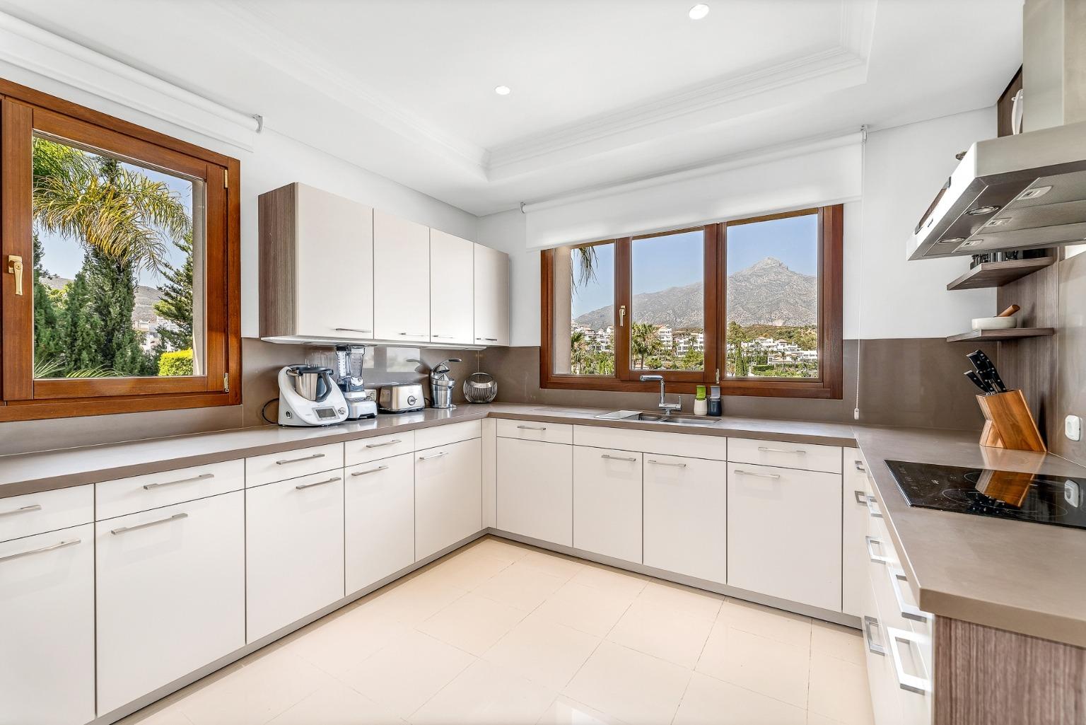 Villa en Nueva Andalucía, Marbella