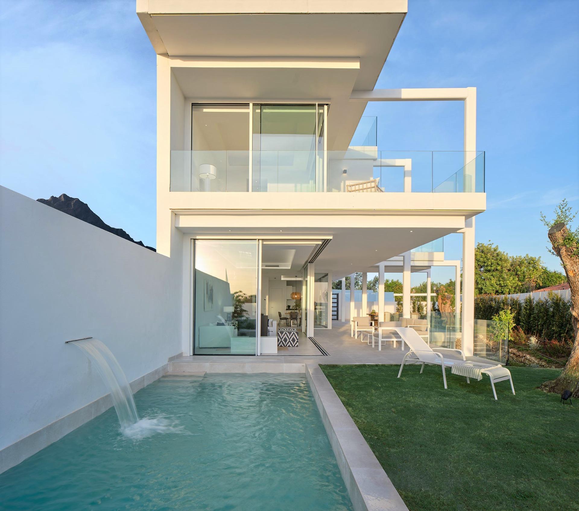 Villa moderna lista para entrar a vivir