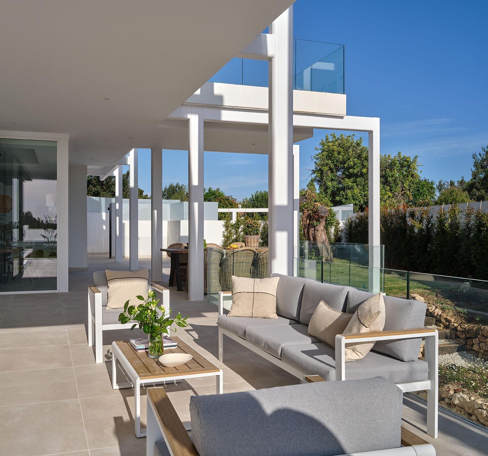 Villa moderna lista para entrar a vivir