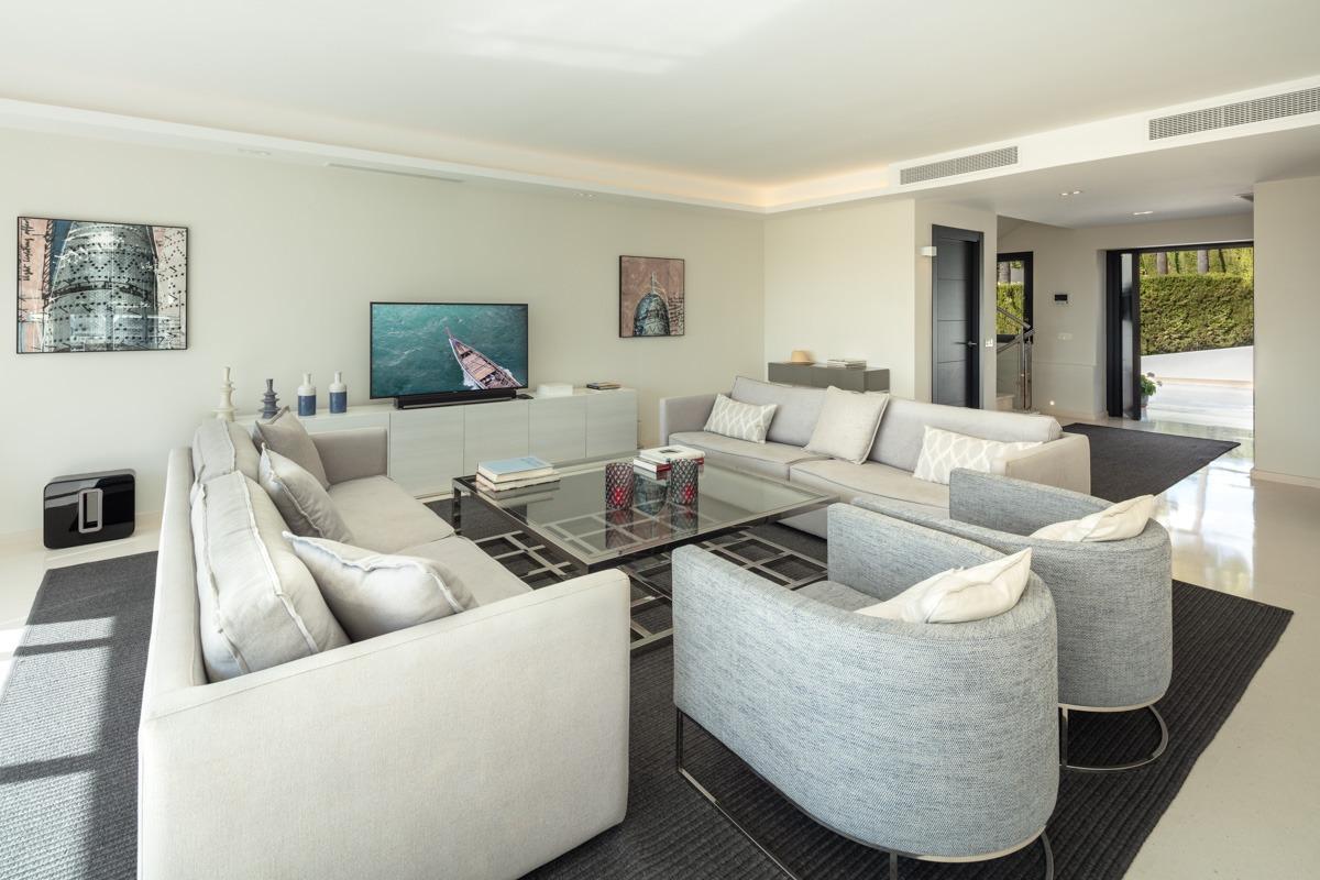 Refurbished villa in Nueva Andalucía, Marbella