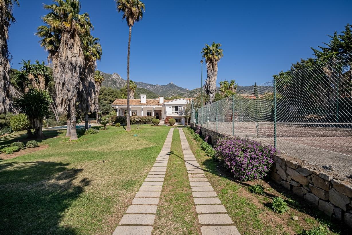 Villa junto a Marbella pueblo