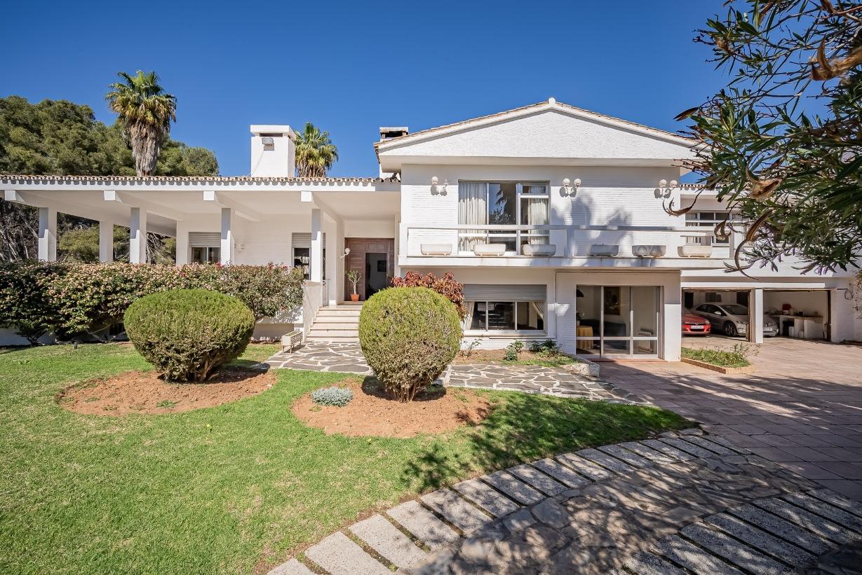 Villa junto a Marbella pueblo