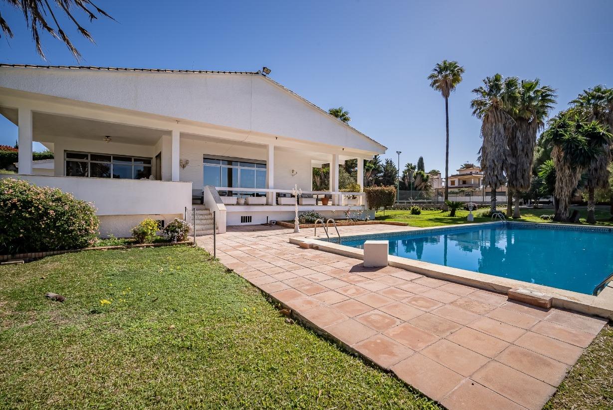 Villa junto a Marbella pueblo