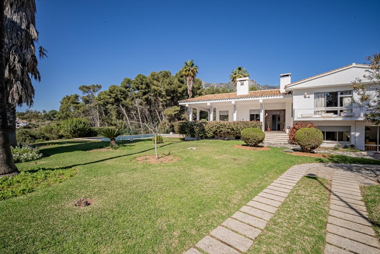 Villa junto a Marbella pueblo