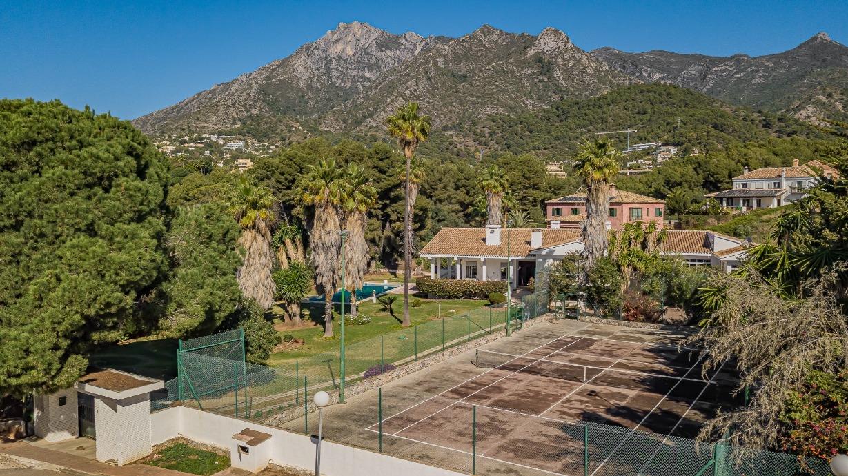 Villa junto a Marbella pueblo