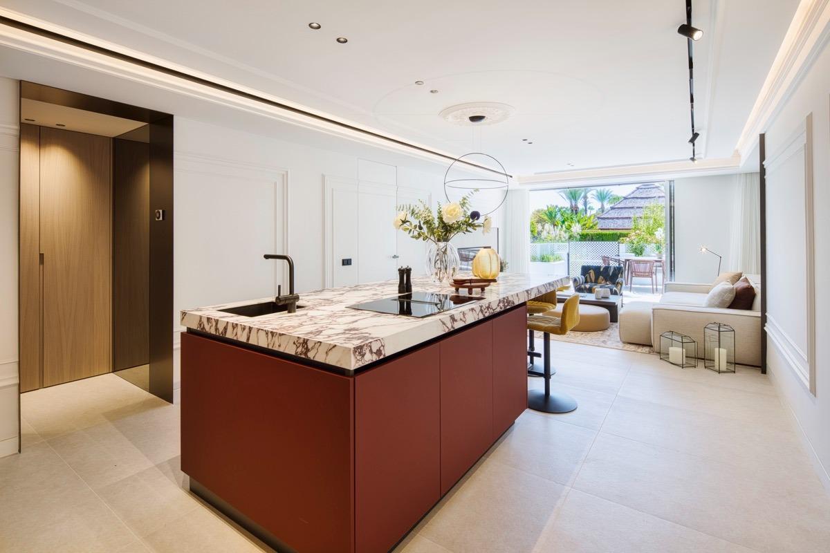 Kürzlich renovierte Erdgeschosswohnung in Golden Mile Marbella