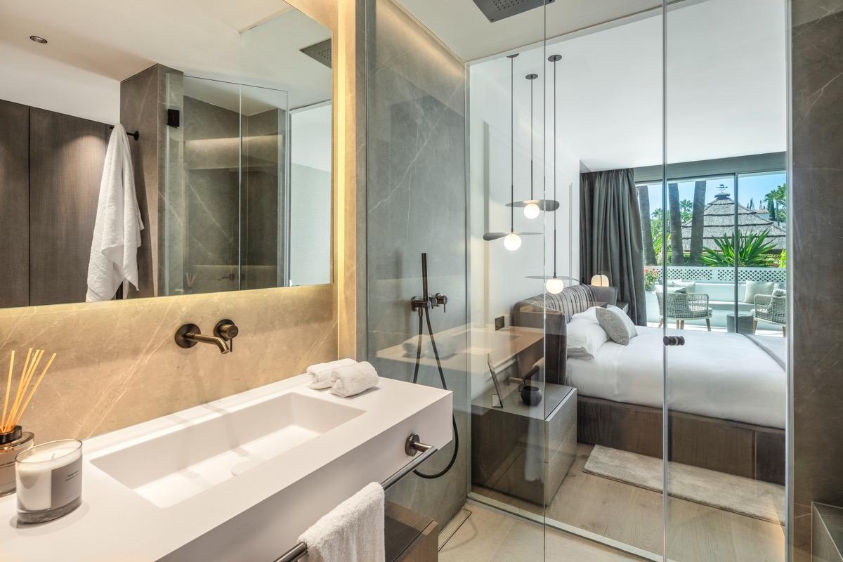 Kürzlich renovierte Erdgeschosswohnung in Golden Mile Marbella