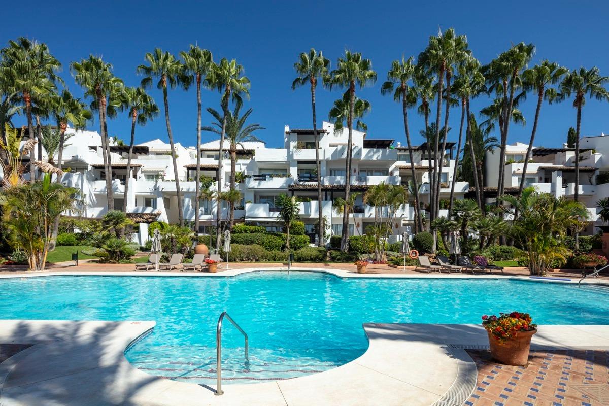 Kürzlich renovierte Erdgeschosswohnung in Golden Mile Marbella