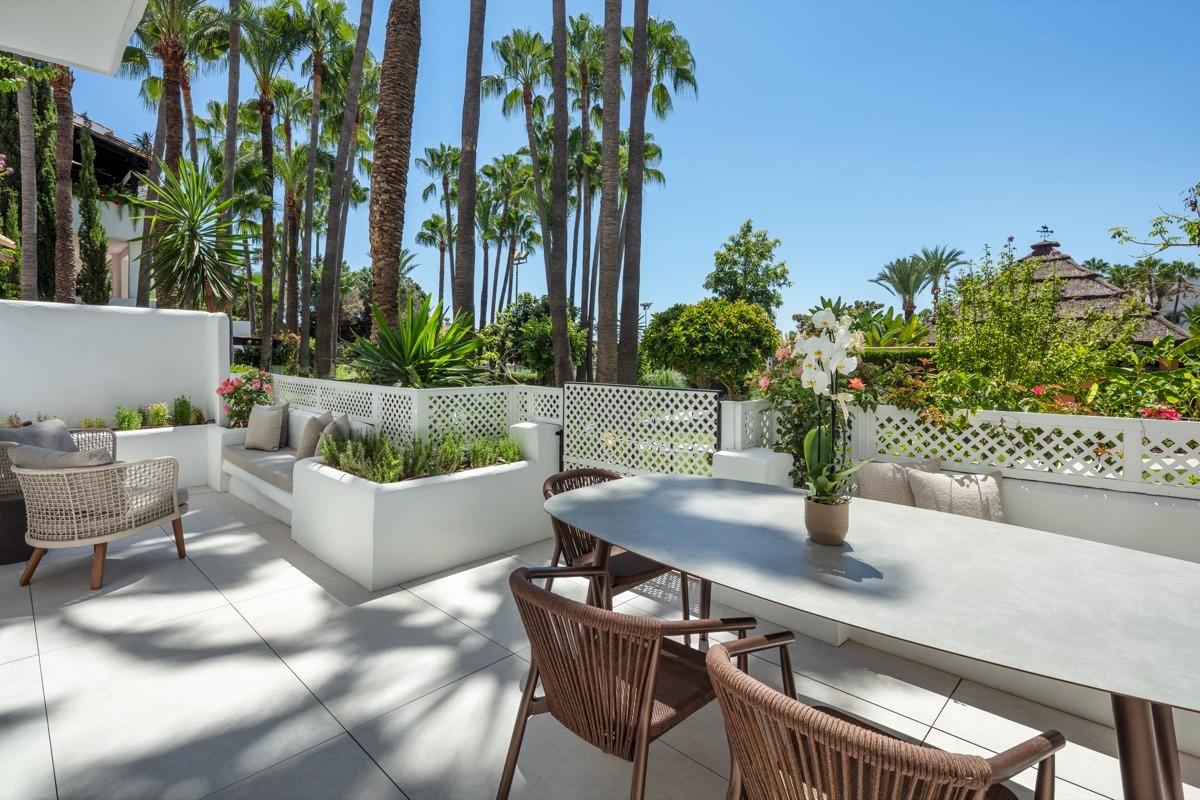 Kürzlich renovierte Erdgeschosswohnung in Golden Mile Marbella