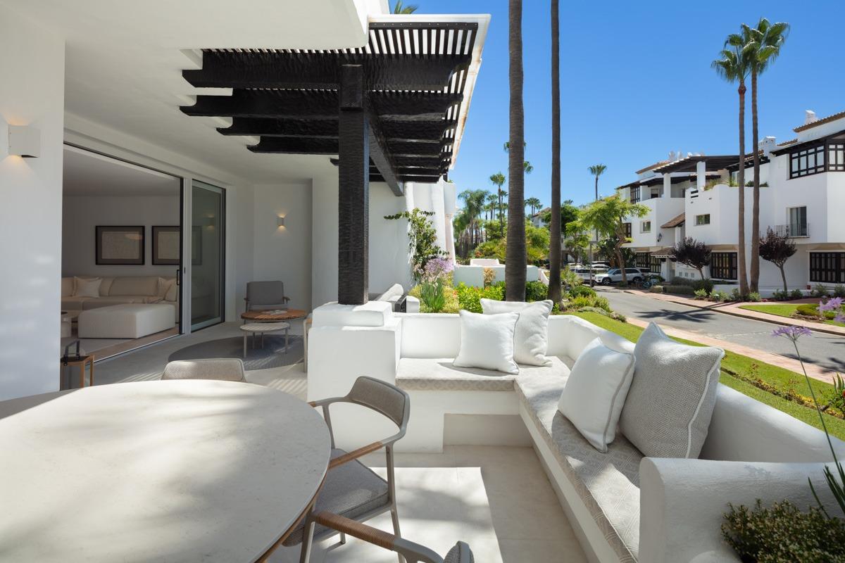 Moderno apartamento en Puente Romano, Marbella