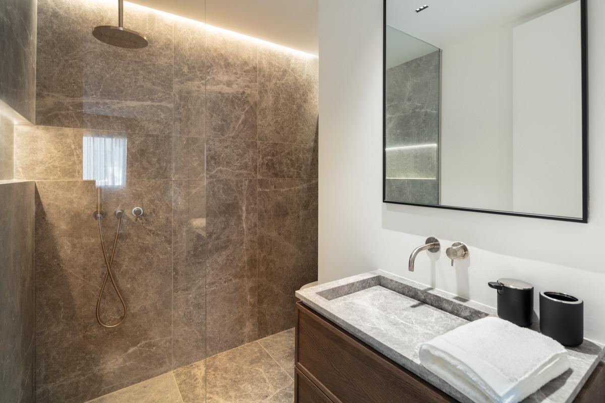 Moderno apartamento en Puente Romano, Marbella