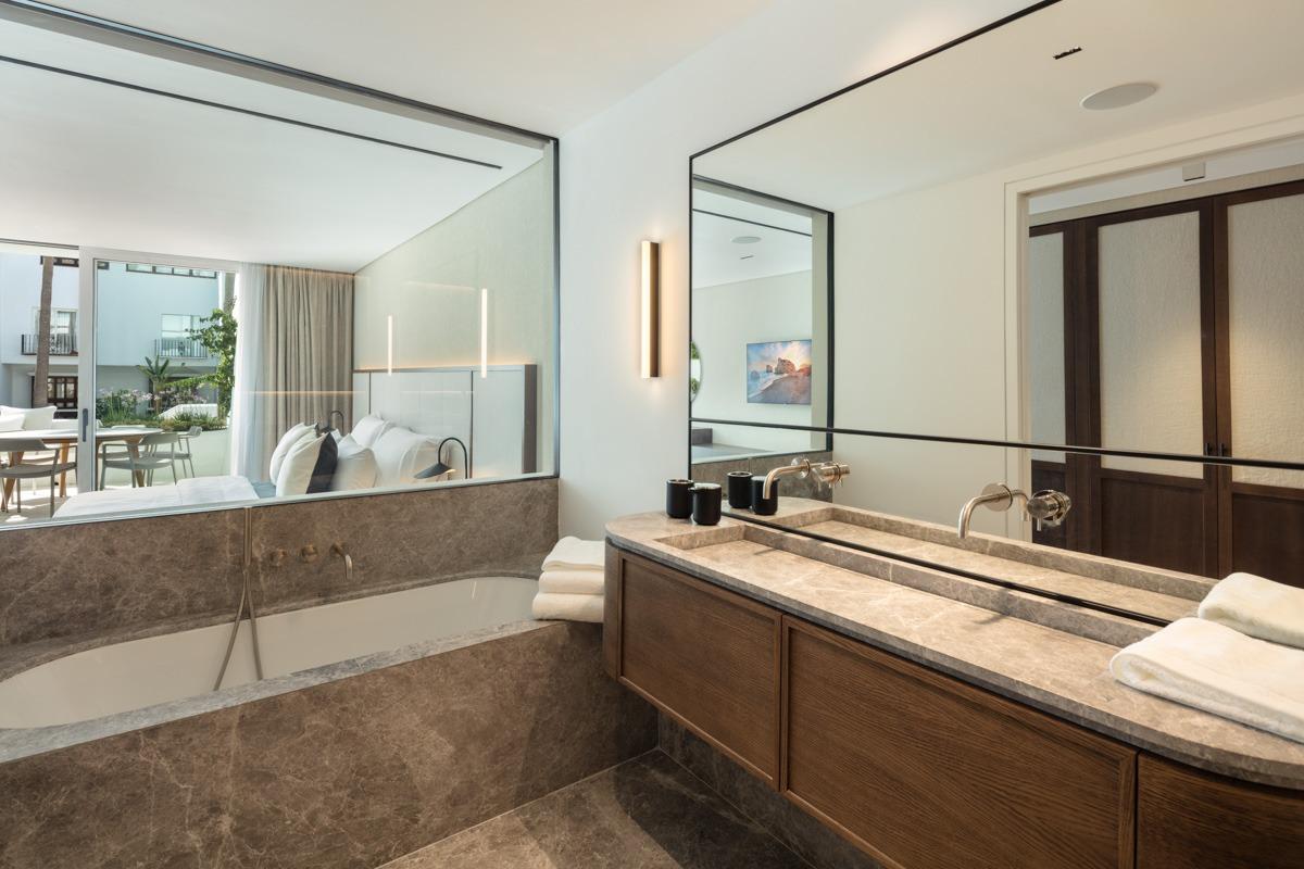 Moderno apartamento en Puente Romano, Marbella