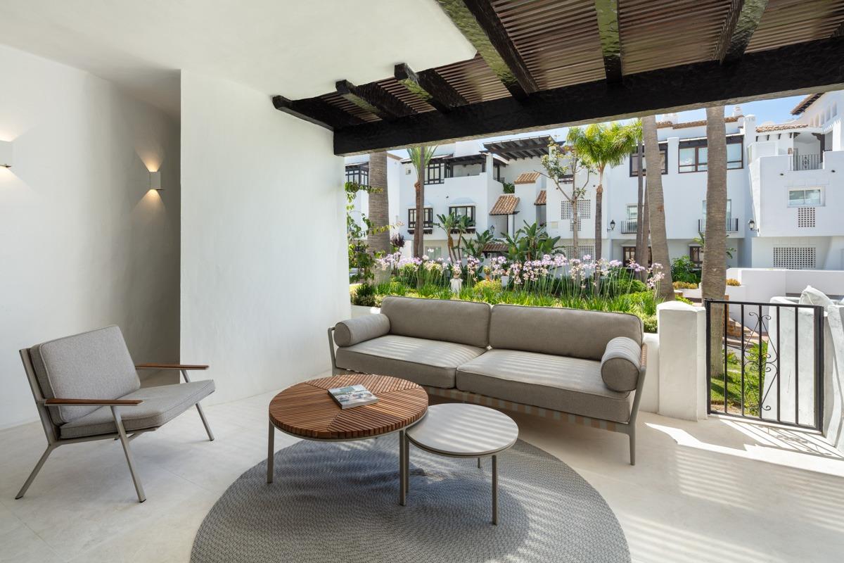Moderno apartamento en Puente Romano, Marbella