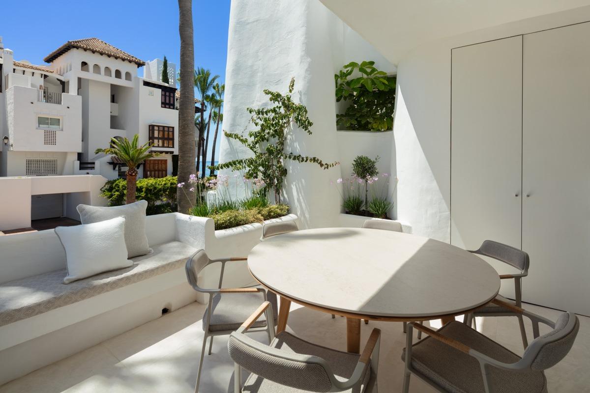 Moderno apartamento en Puente Romano, Marbella