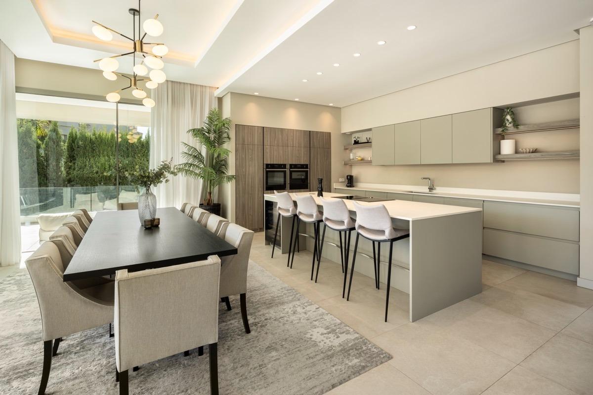 Villa moderna en Nueva Andalucía, Marbella
