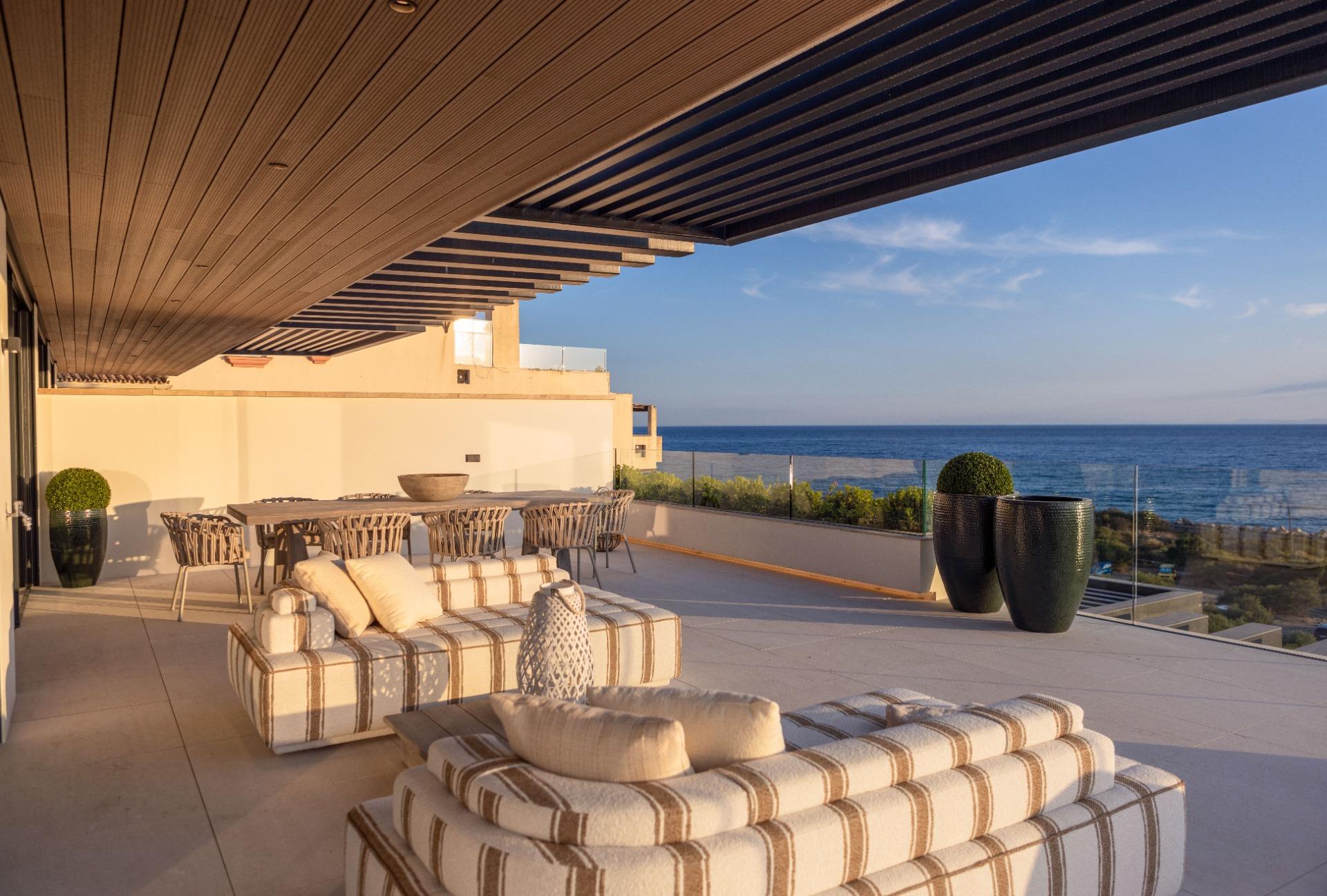 Promoción de viviendas de lujo en primera línea de mar, en Estepona