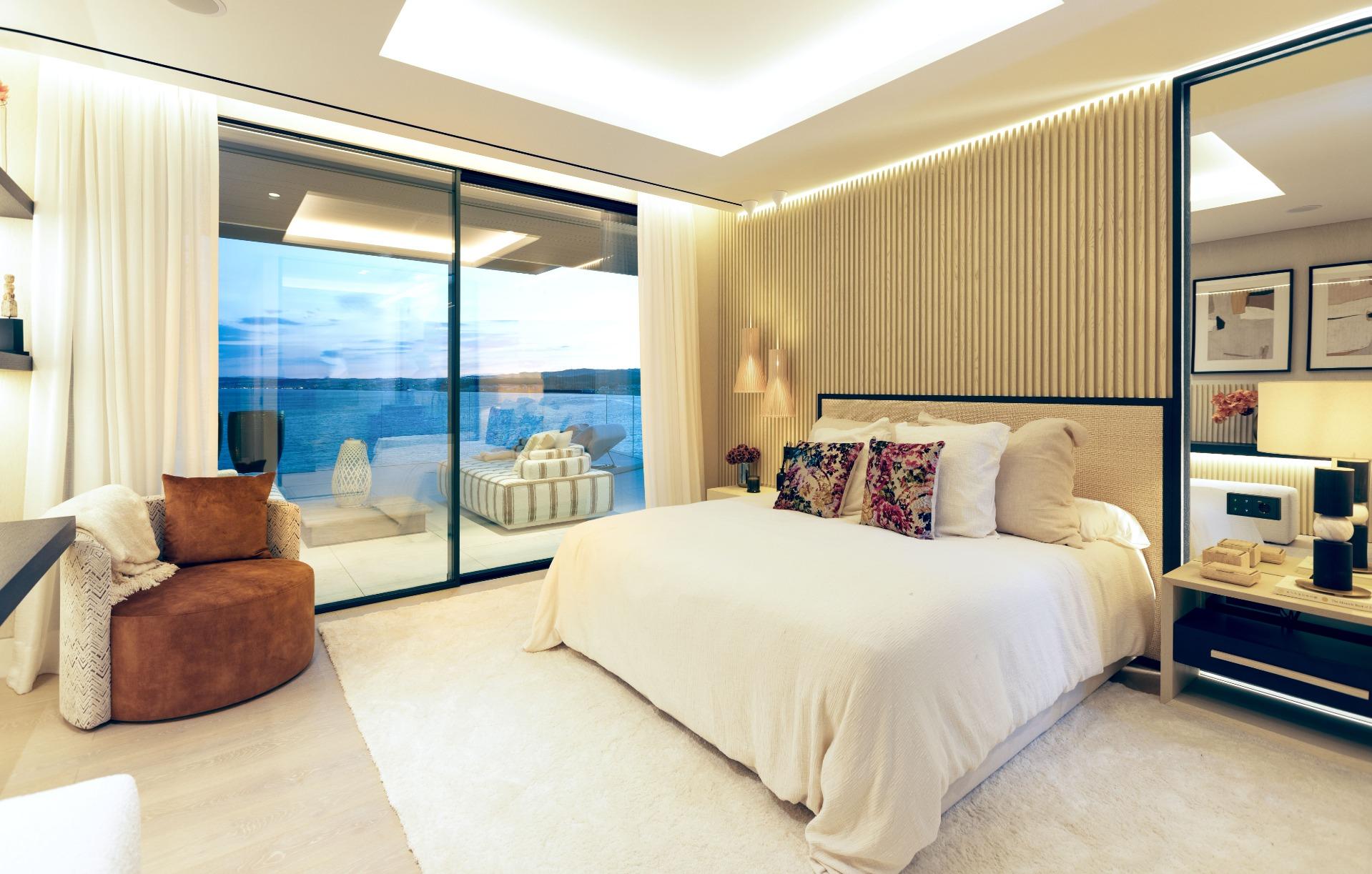 Promoción de viviendas de lujo en primera línea de mar, en Estepona