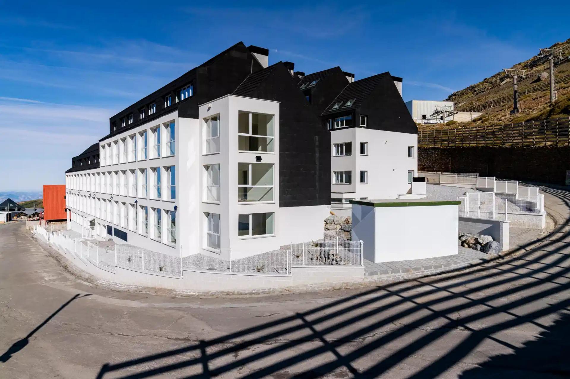 Promoción de 20 estudios y apartamentos en Sierra Nevada