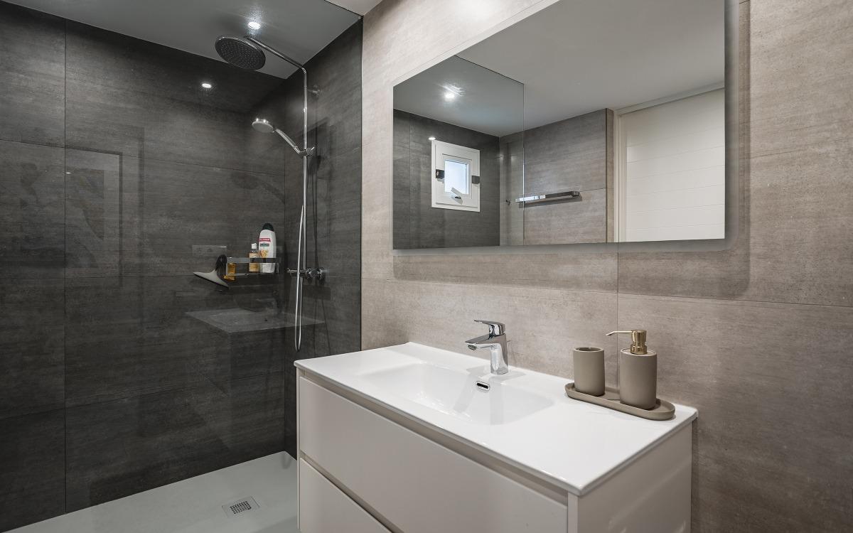 Apartamento en 1ª línea de playa en la Milla de Oro de Marbella