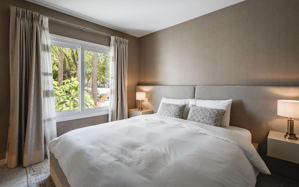 Apartamento en 1ª línea de playa en la Milla de Oro de Marbella