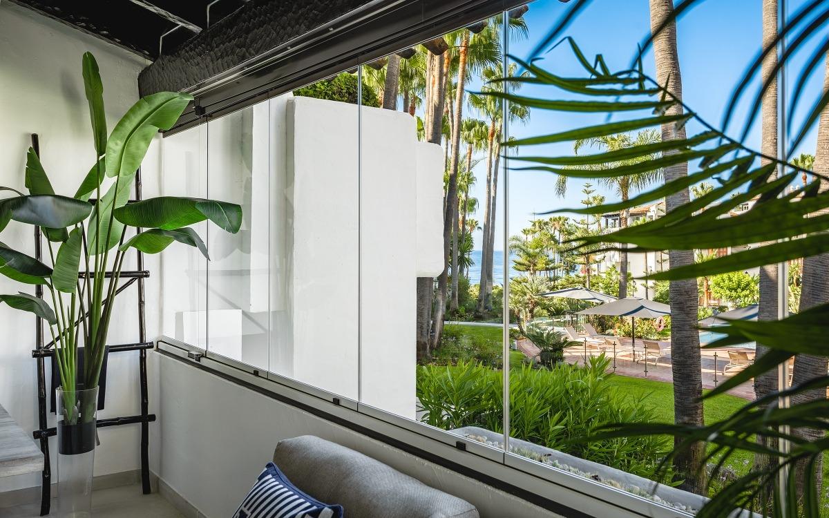 Apartamento en 1ª línea de playa en la Milla de Oro de Marbella