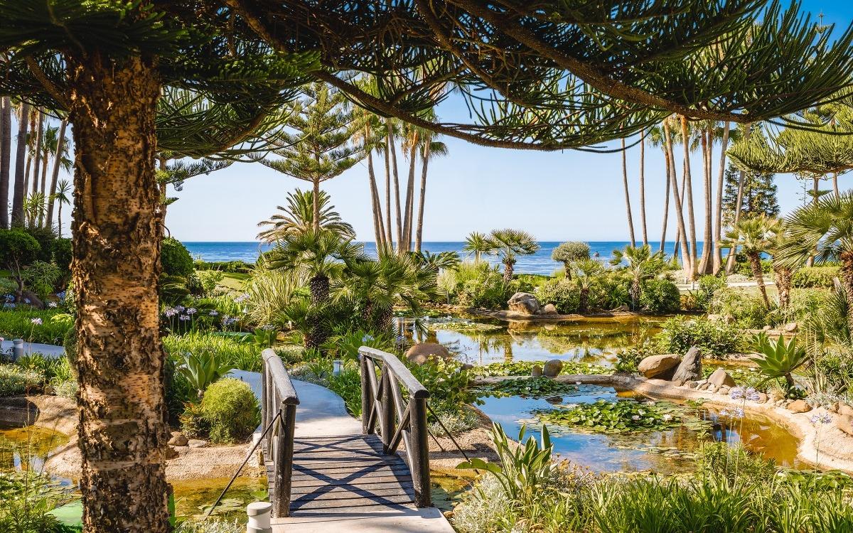 Apartamento en 1ª línea de playa en la Milla de Oro de Marbella