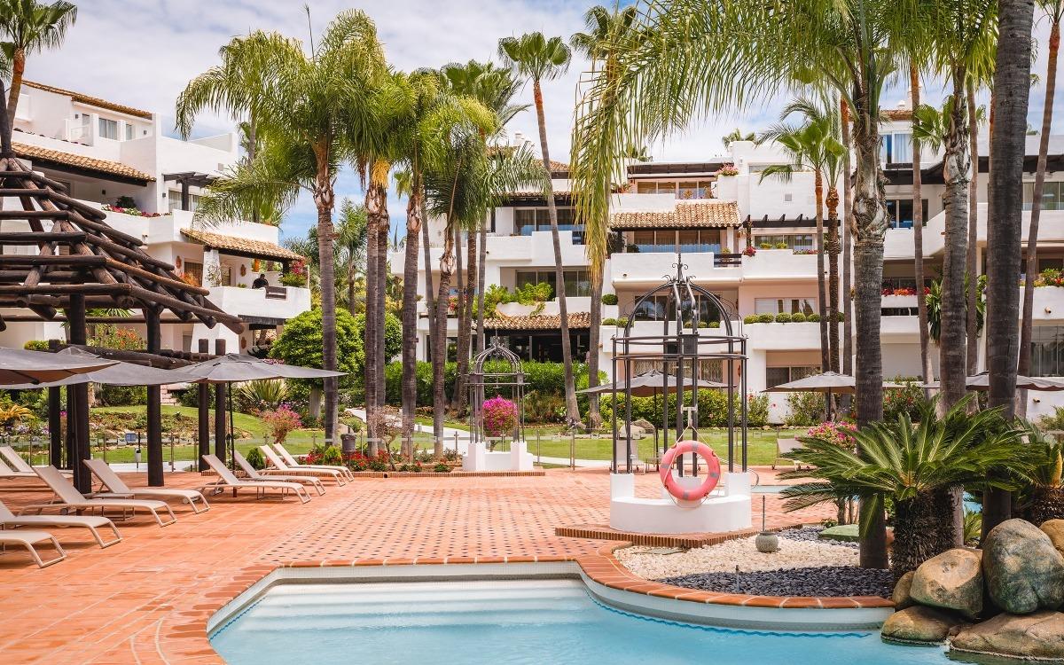 Apartamento en 1ª línea de playa en la Milla de Oro de Marbella