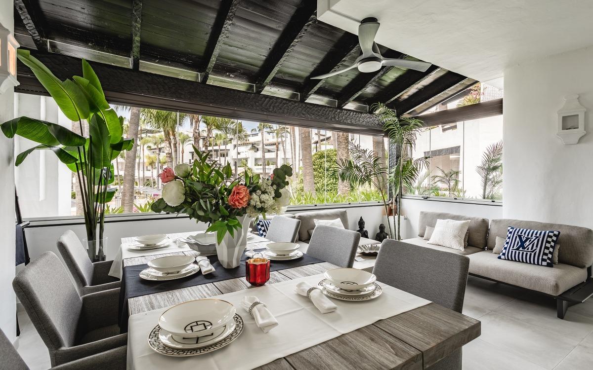 Apartamento en 1ª línea de playa en la Milla de Oro de Marbella