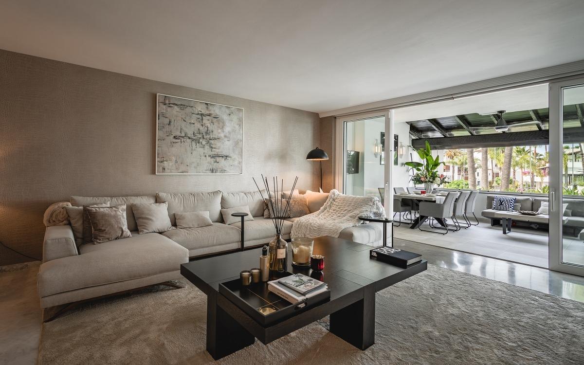 Apartamento en 1ª línea de playa en la Milla de Oro de Marbella