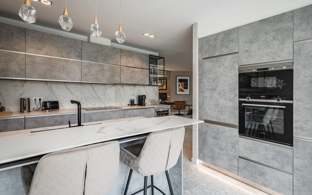 Apartamento en 1ª línea de playa en la Milla de Oro de Marbella
