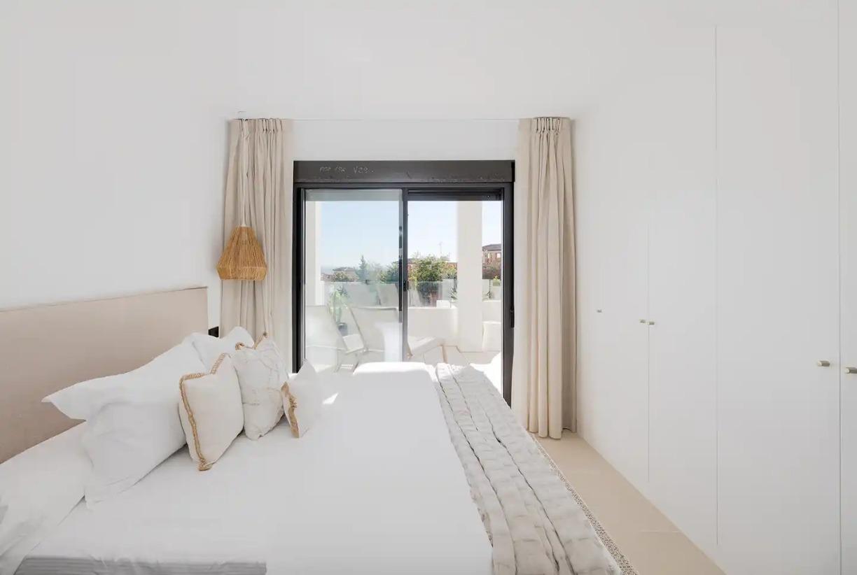 Promoción de apartamentos en Casares Costa
